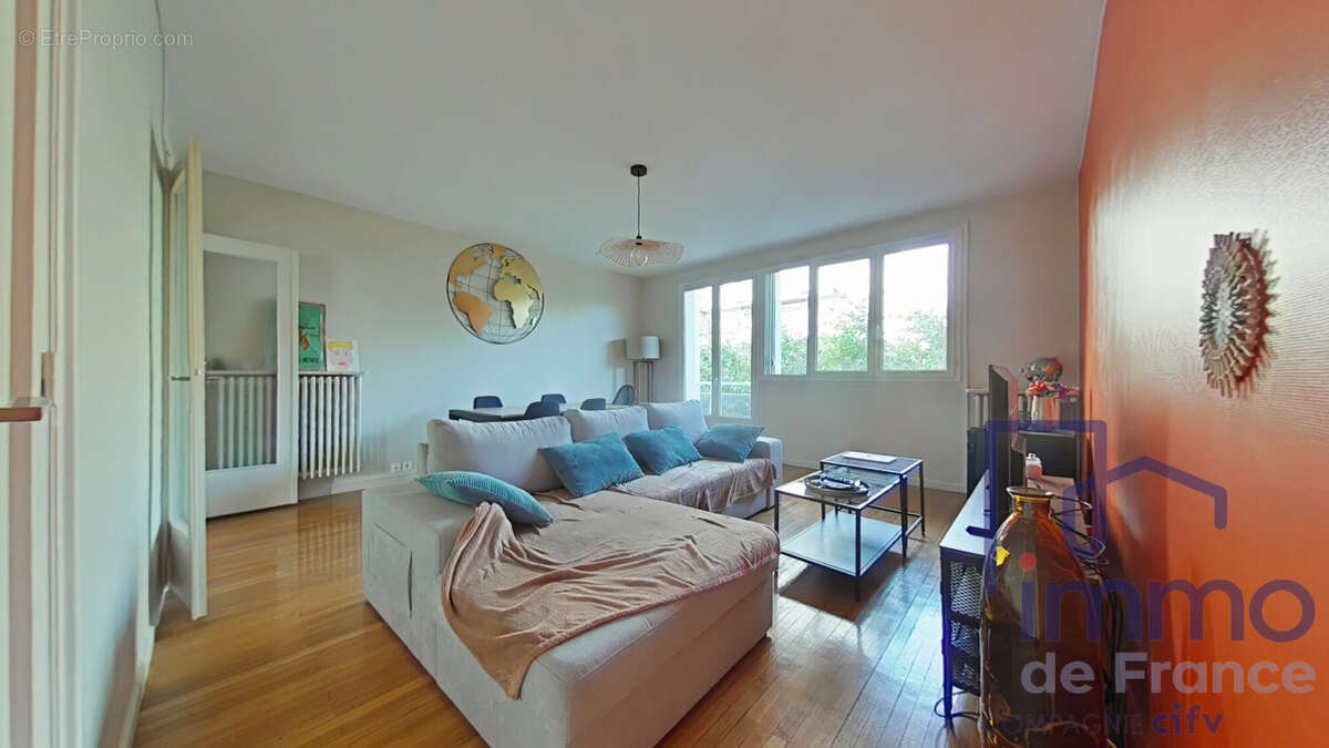 Appartement à SAINT-ETIENNE
