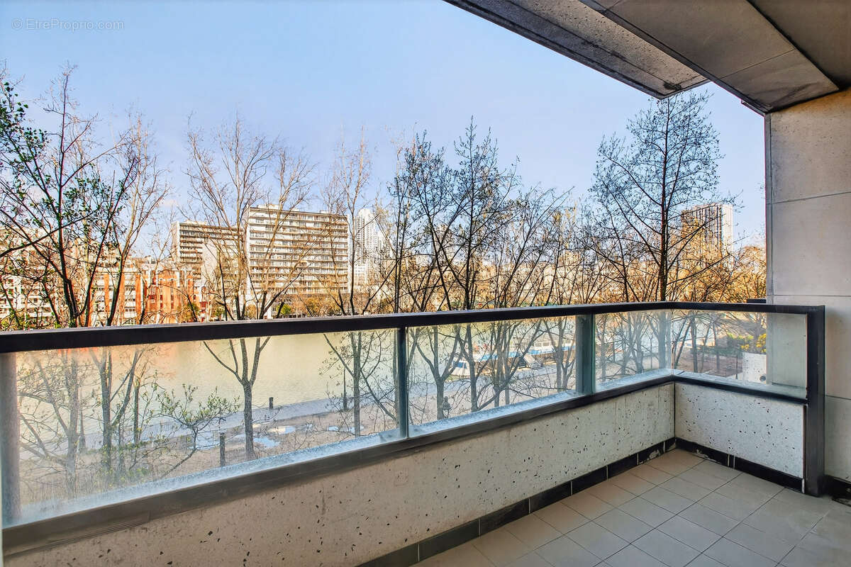 Appartement à PARIS-19E