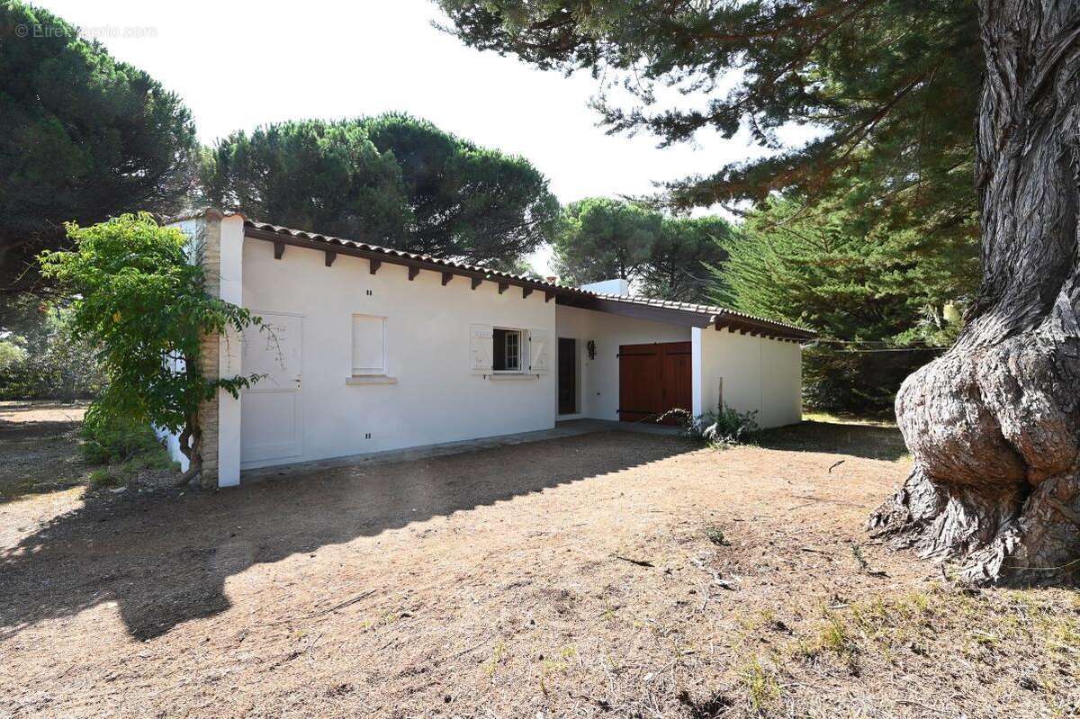 Maison à LES PORTES-EN-RE