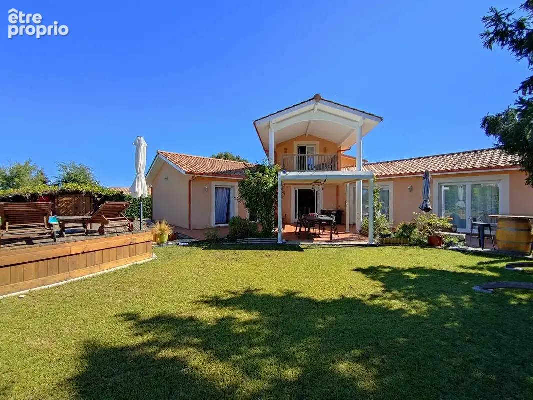 Centre Saint-Médard d'Eyrans : Maison de 145 m² - photo 2