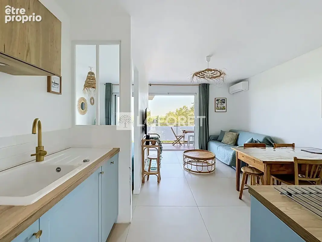 Studio rénové de 32 m² avec coin nuit, terrasse de 15 m² et vue panoramique sur la pinède - photo 2