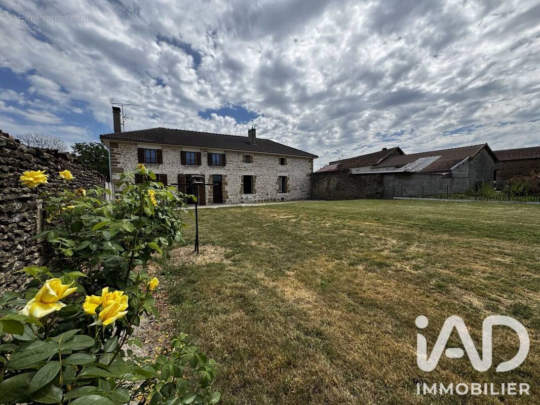 Photo 1 - Maison à SOMMEVOIRE