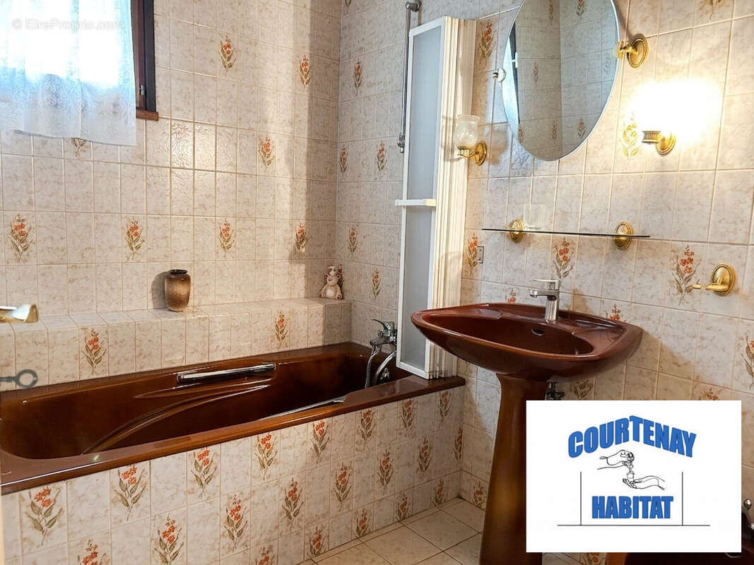 salle de bain rdc - Maison à CHAMBEUGLE