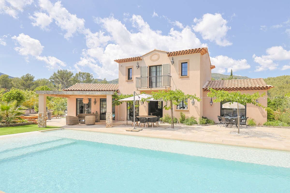 Maison à SOLLIES-TOUCAS