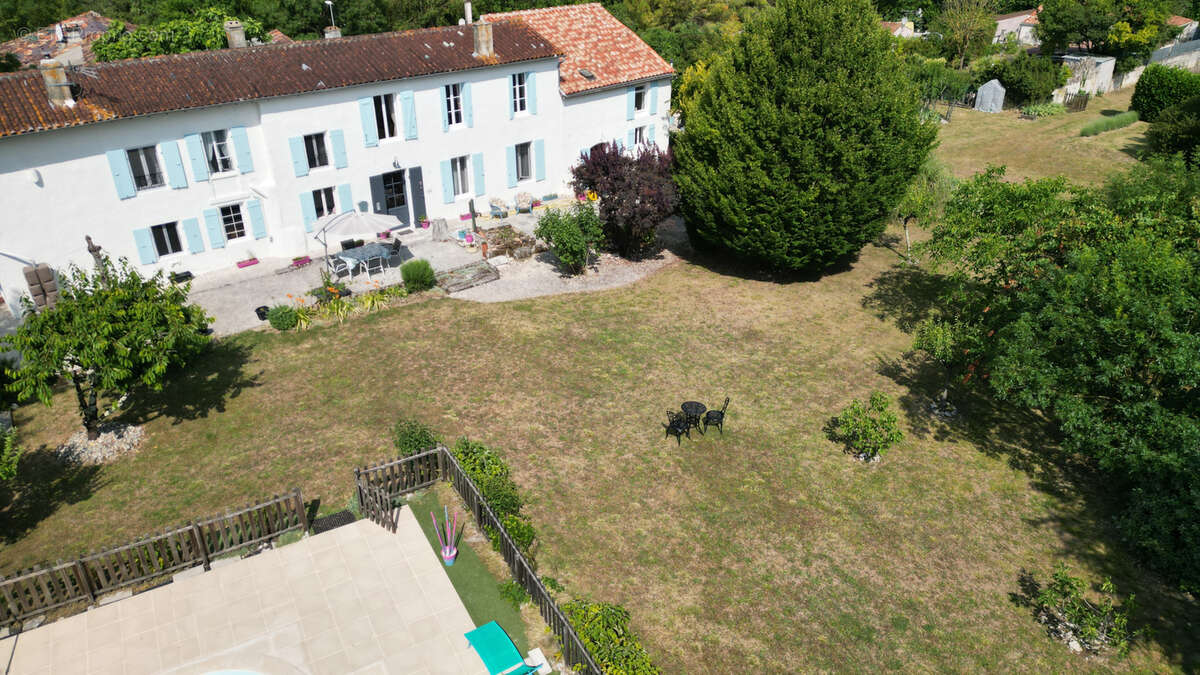 Jolie maison charentaise de caractère - photo 4