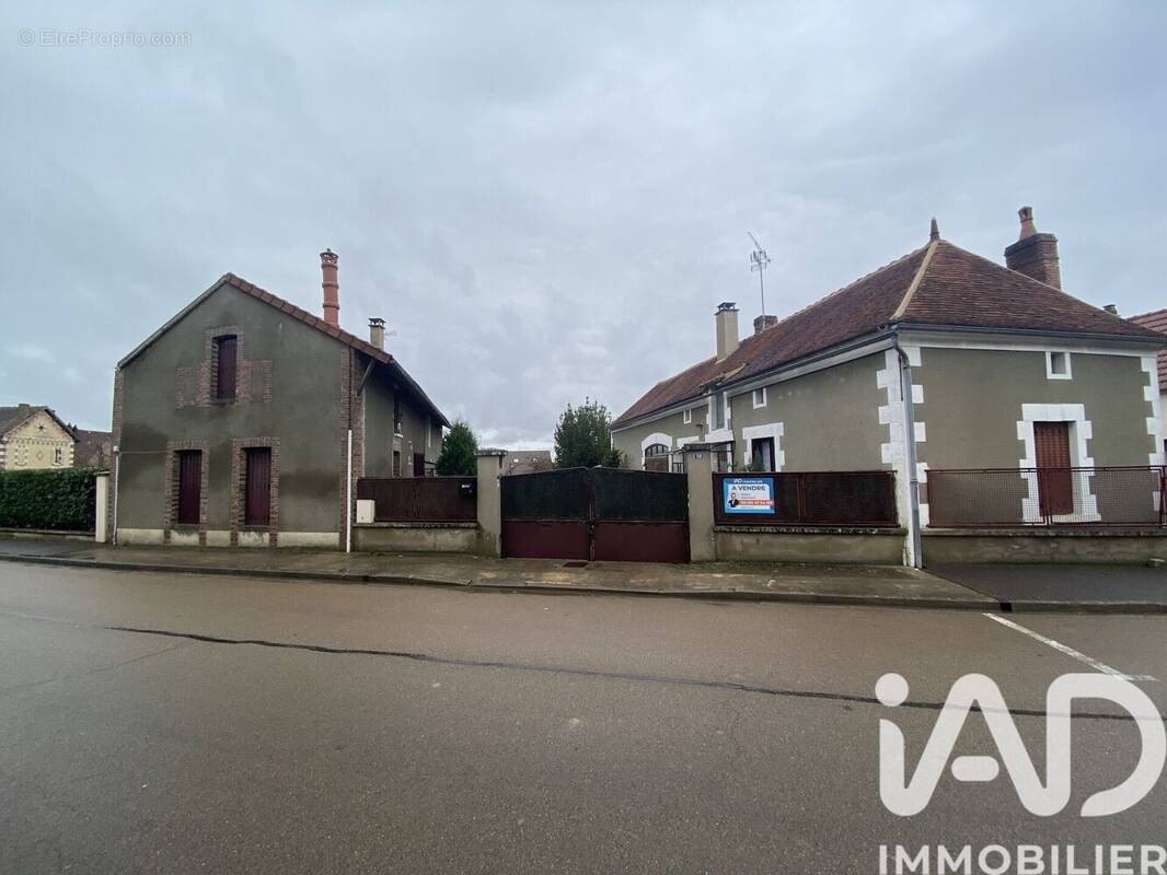 Photo 1 - Maison à FLEURY-LA-VALLEE