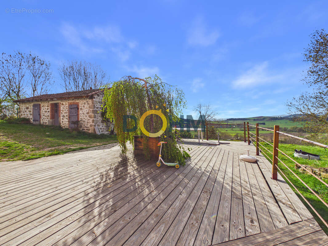 Maison à VERNASSAL