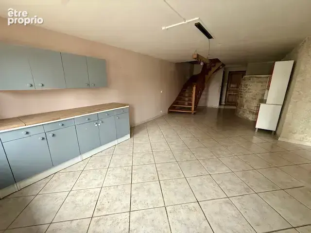 Maison mitoyenne au centre du village de GUYANS-DURNES - photo 7