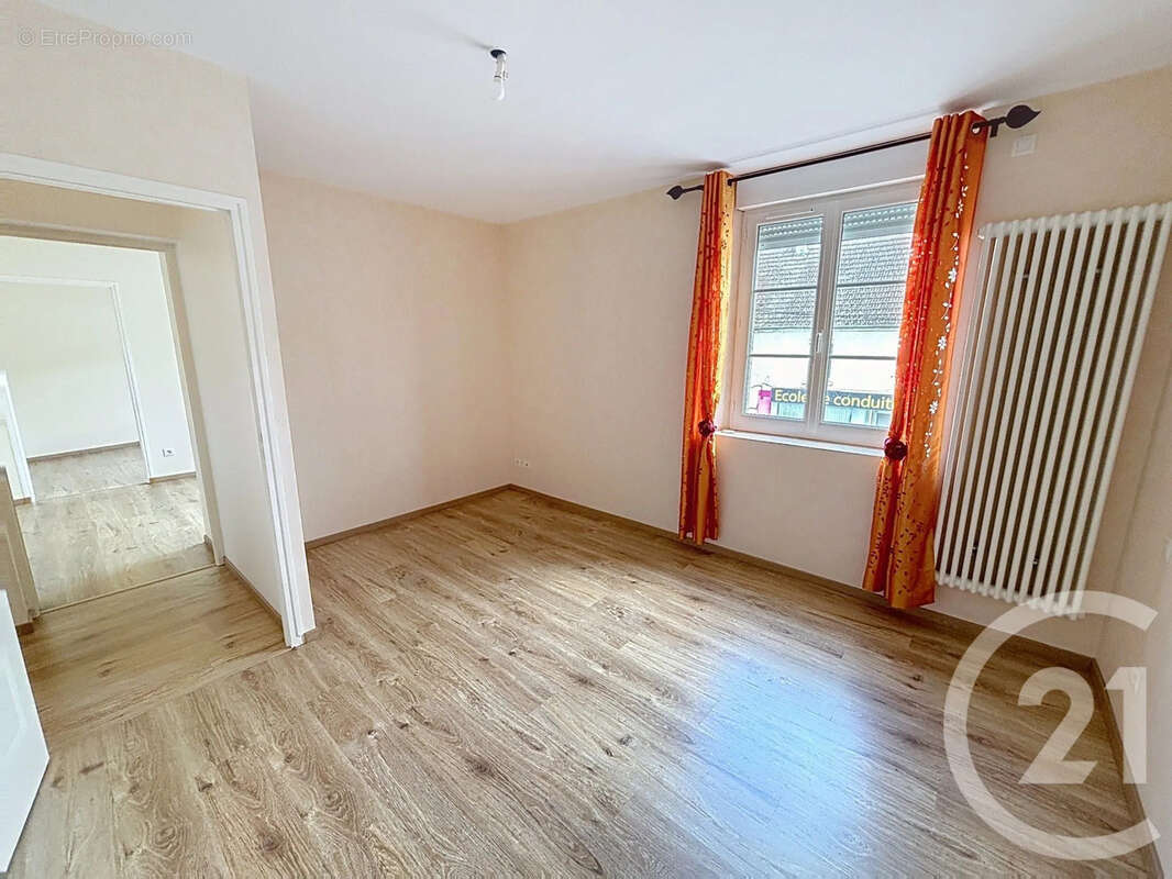 Maison 155 m² à Mareuil-Le-Port  - photo 12