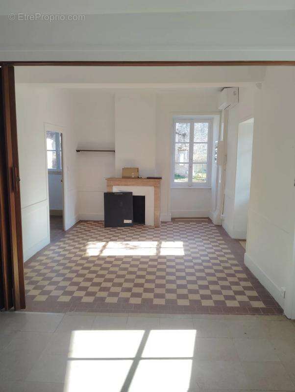 Maison à CHISSEY-LES-MACON