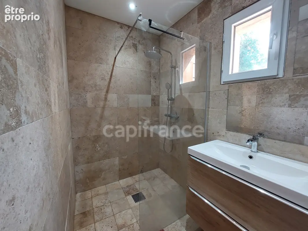 Ensemble immobilier 185m², 3 habitations indépendantes, grange, garage, love room, bonne rentabilité financière - photo 7
