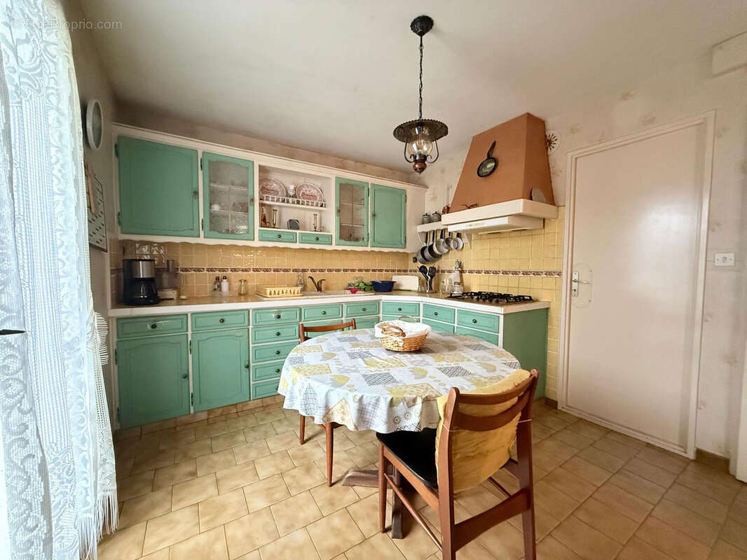 Maison à PINS-JUSTARET