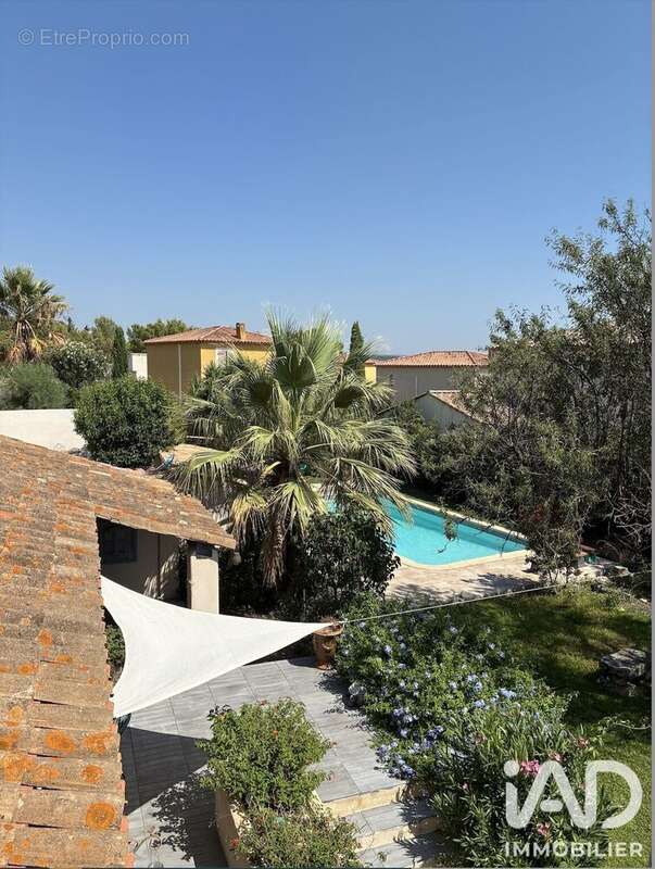 Maison 167 m² à La Fare-Les-Oliviers  - photo 6