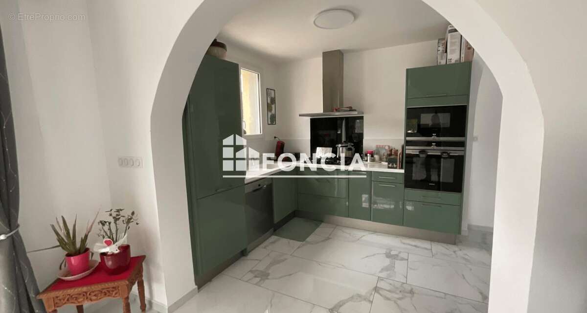 Appartement à LE ROVE