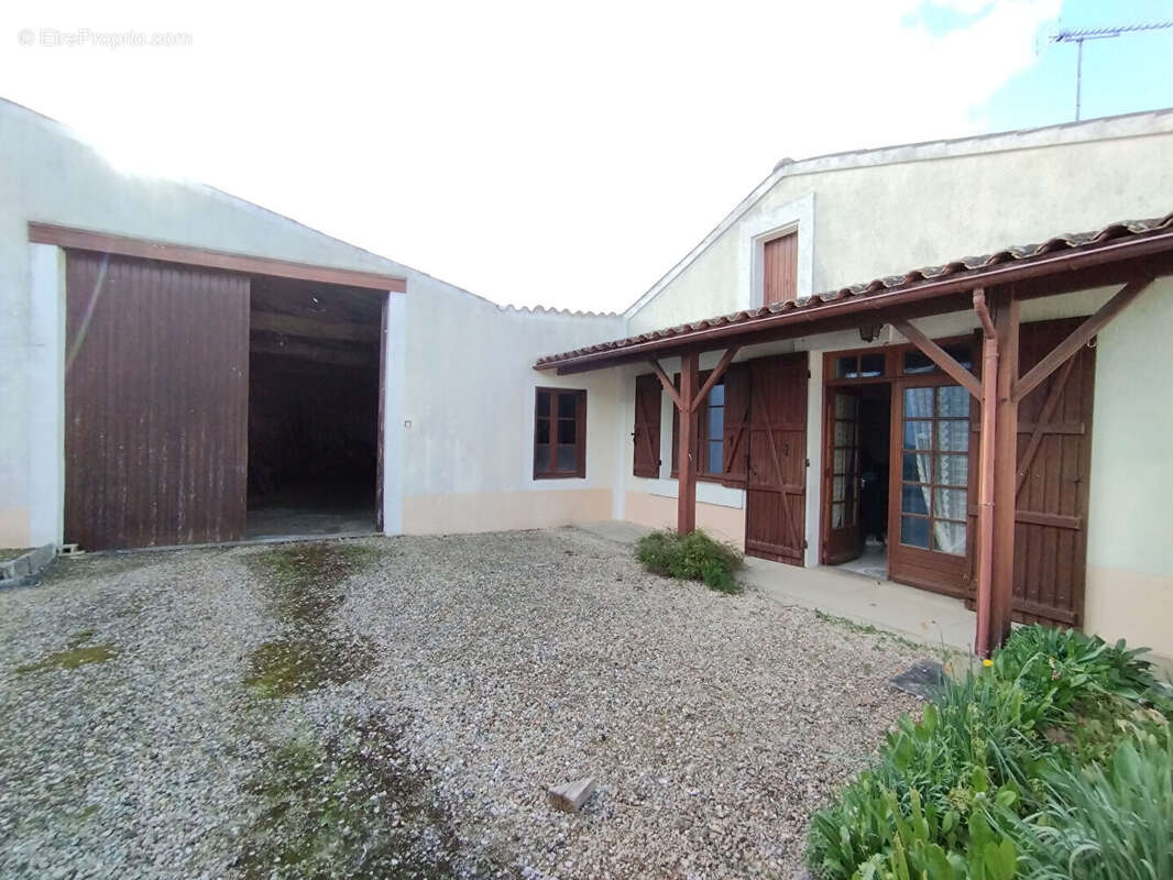 Maison à SAINT-SULPICE-DE-COGNAC