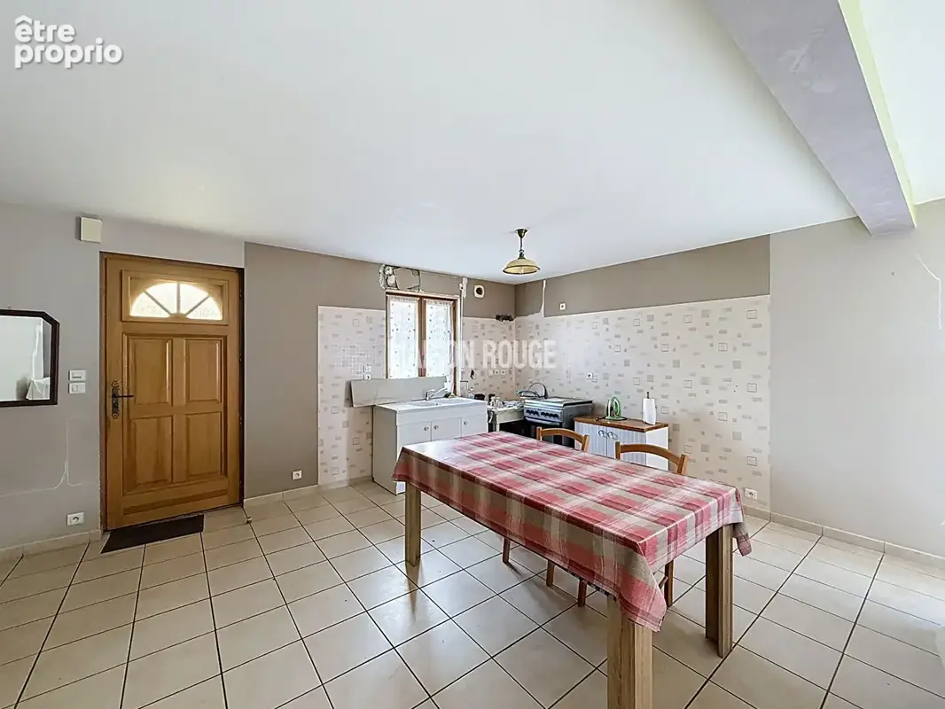 EPINIAC, Maison familiale avec quatre chambres, jardin et garage - photo 4
