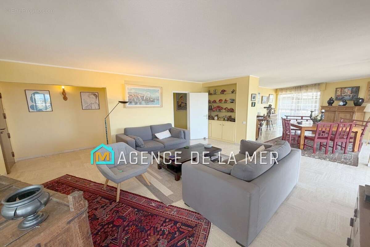 Appartement à MANDELIEU-LA-NAPOULE
