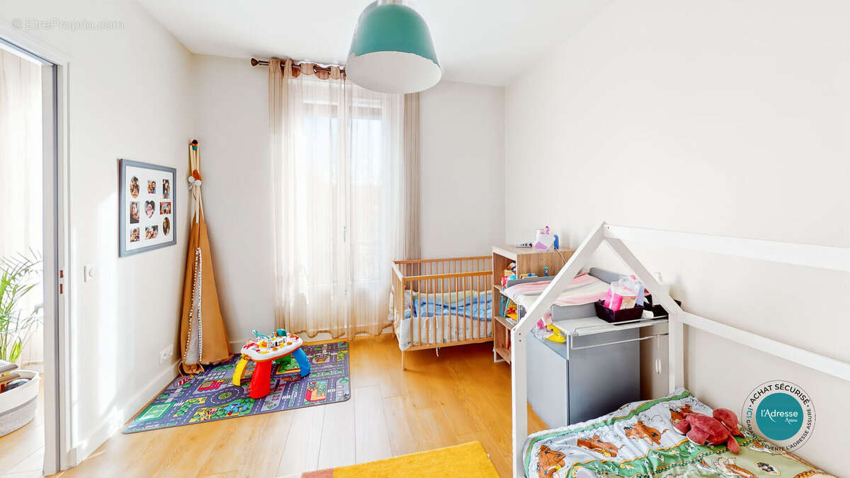 Maison à LE COUDRAY-MONTCEAUX