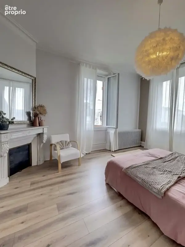 Appartement de caractère de 100 m2 avec parking privé   Immeuble de standing - photo 7