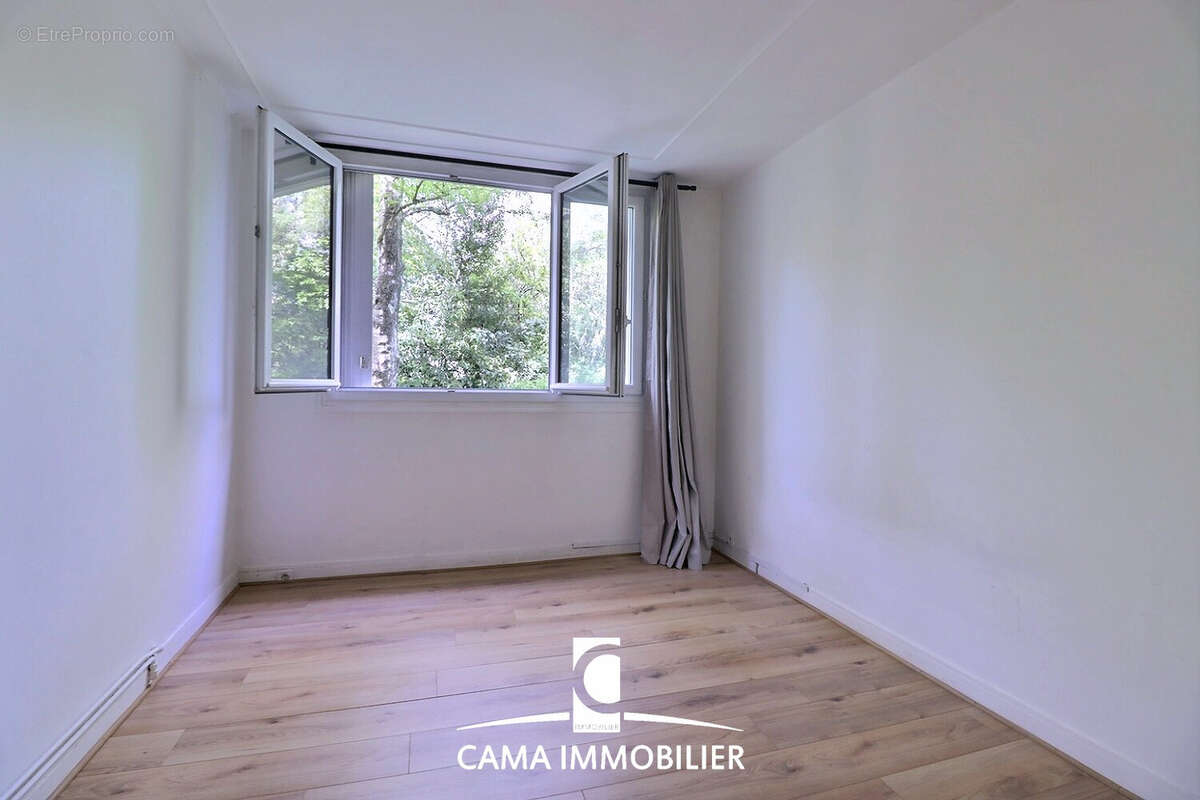 Appartement à FONTENAY-LE-FLEURY
