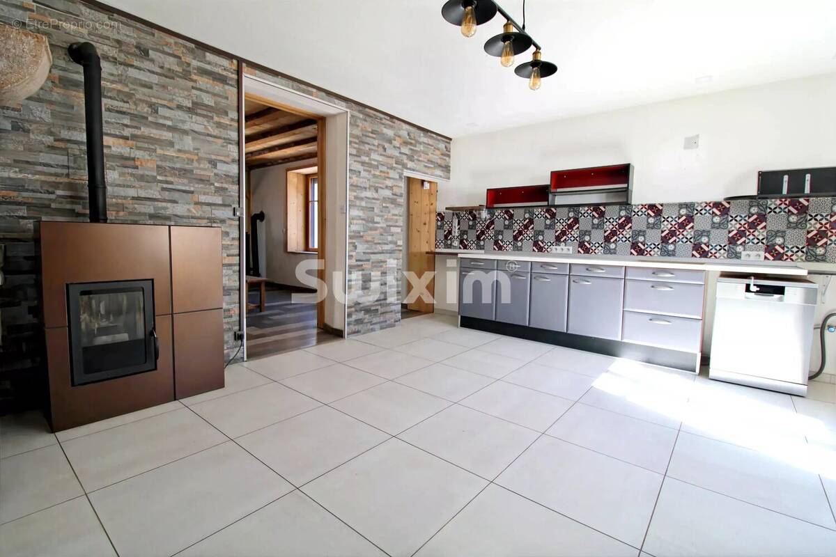 Maison à SAINT-LAURENT-EN-GRANDVAUX