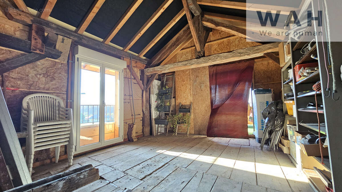 Appartement à SAINT-CERGUES