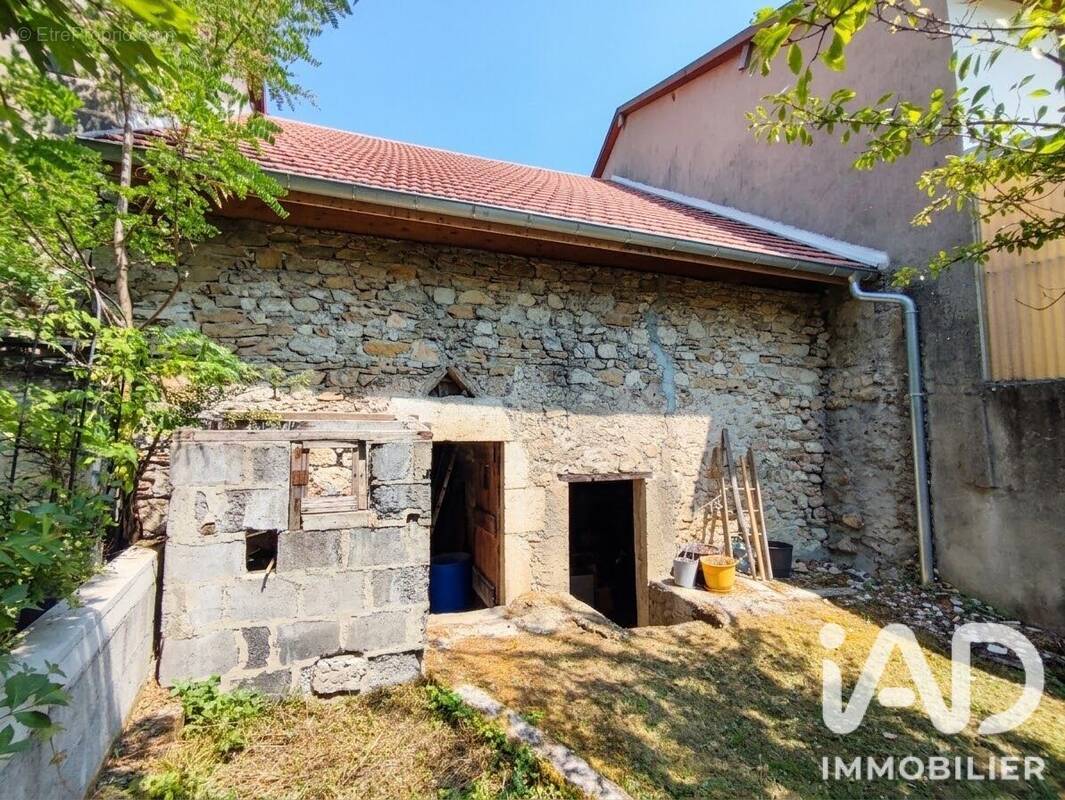 Photo 1 - Maison à VIRIEU-LE-GRAND