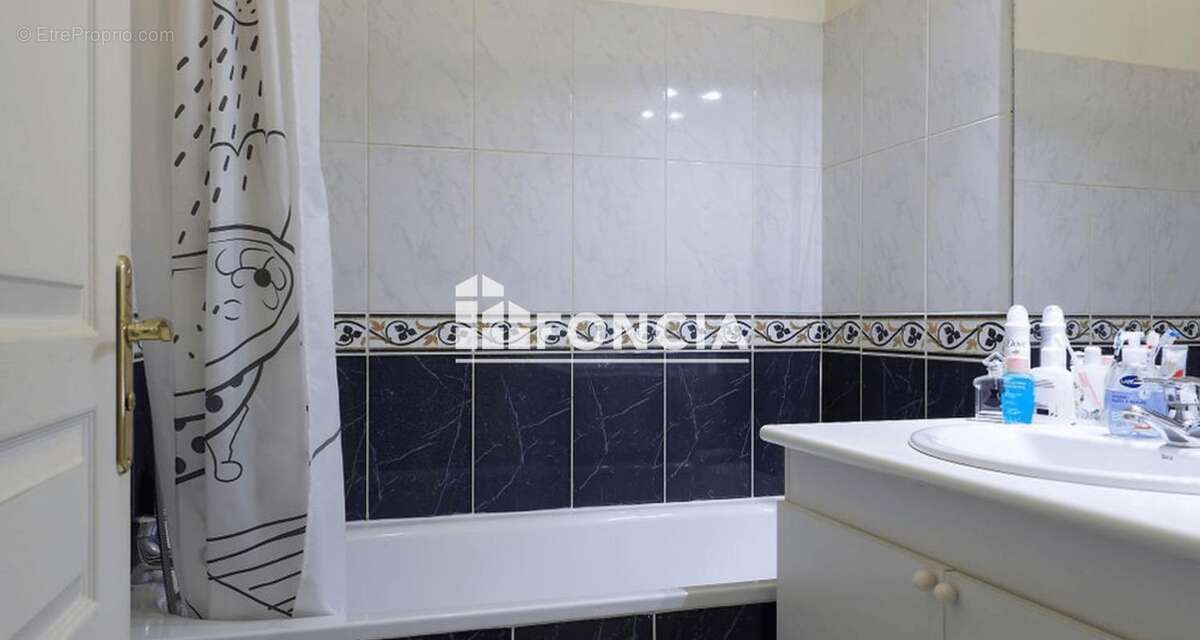 Appartement à CORBEIL-ESSONNES