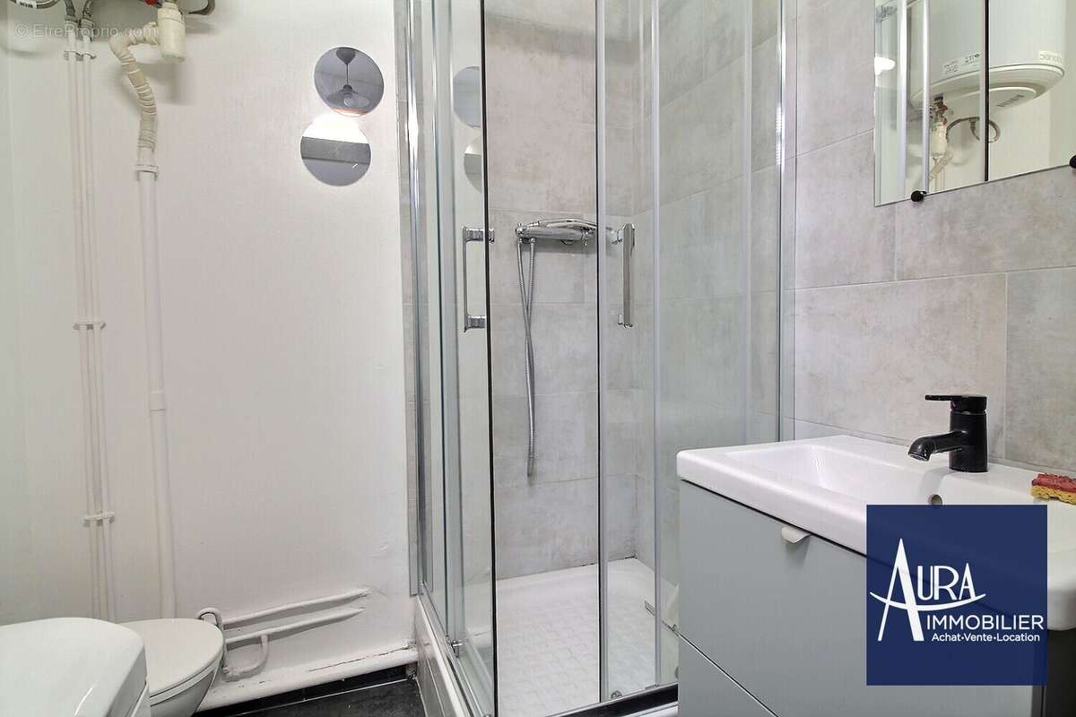 0_0005 - Appartement à LES LILAS