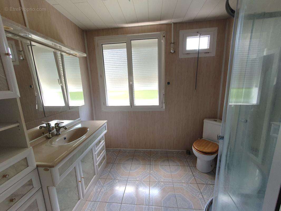 Maison La Chapelle Saint Ursin 5 pièce(s) 91 m2 - photo 6