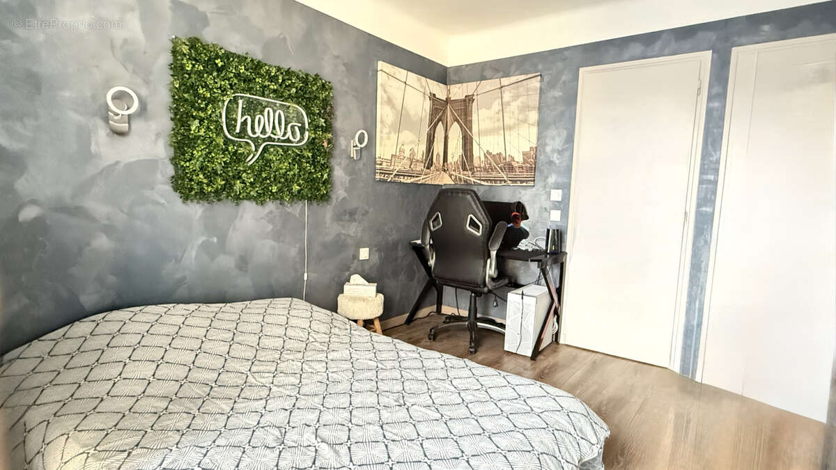 Maison à SAINT-LAURENT-DE-LA-SALANQUE