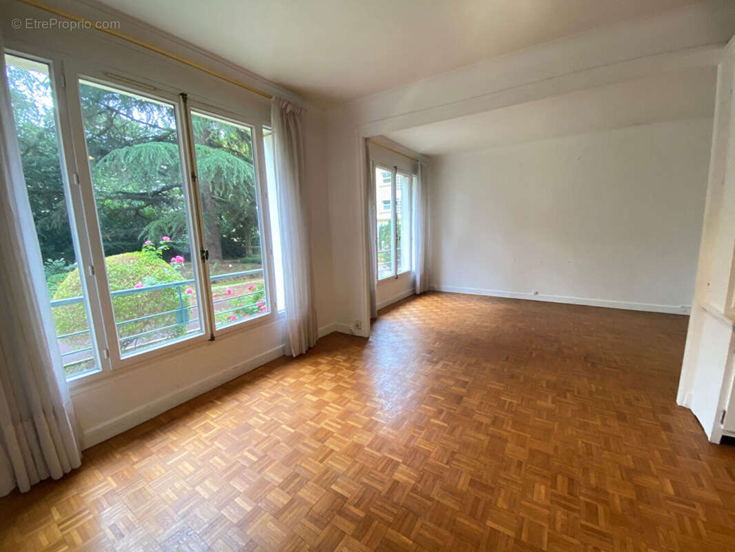 Appartement à ENGHIEN-LES-BAINS