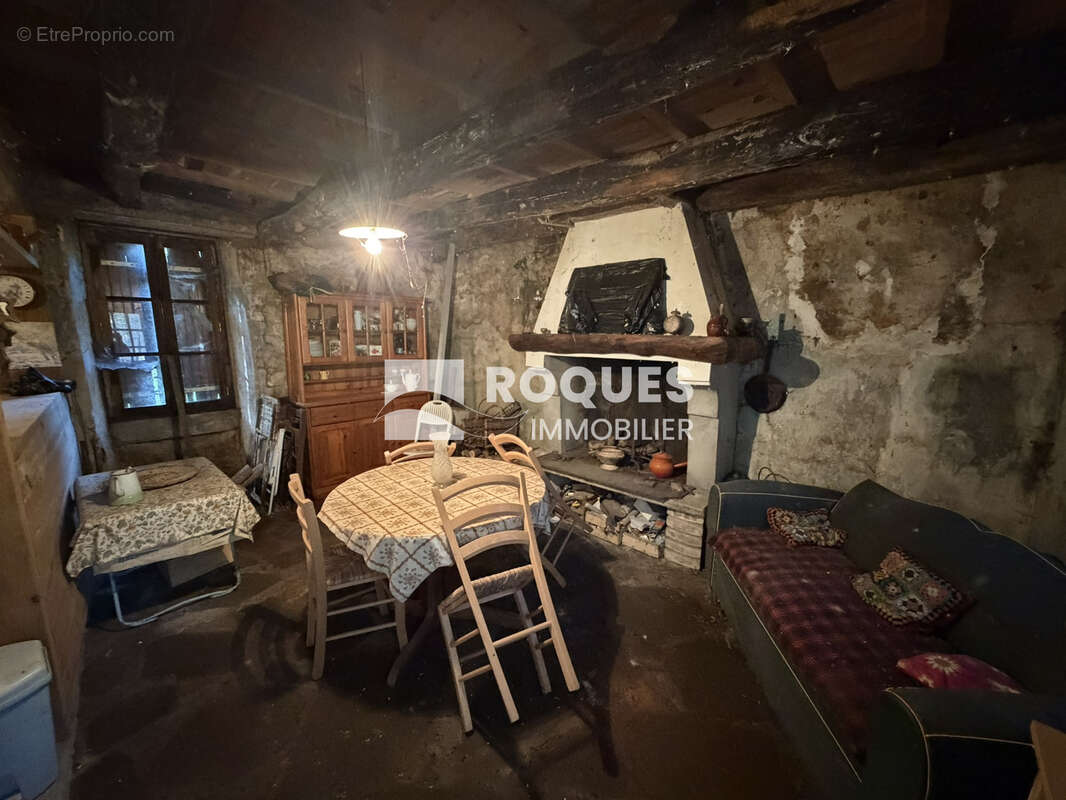 Maison à MELAGUES