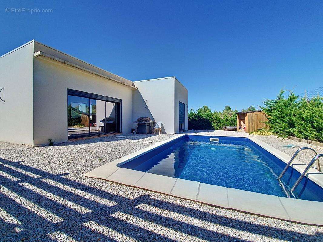 Maison à PEYRESTORTES