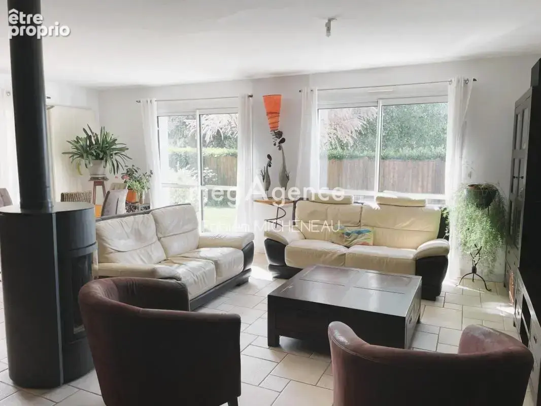 Maison avec piscine 8 pièces 146 m² La Séguinière - photo 2