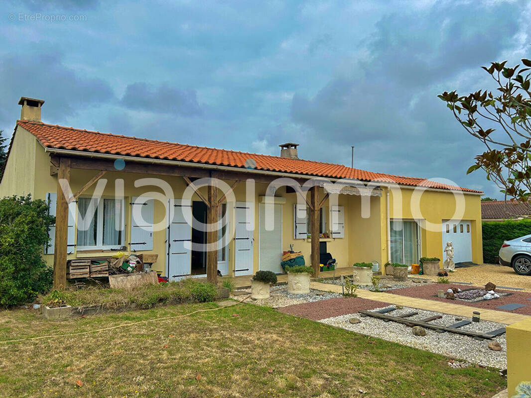 Maison à LA CHAPELLE-ACHARD