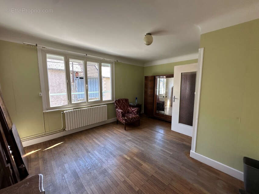 Maison à SAINT-GERVAIS-D'AUVERGNE