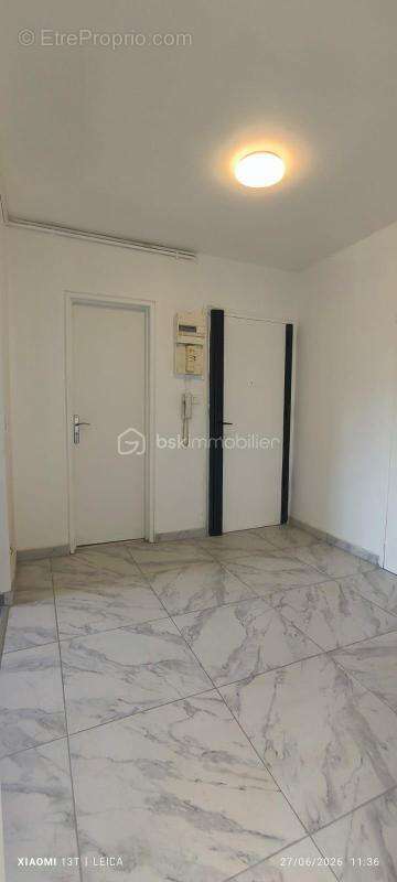 Appartement 4 pièces de 80 m² Noisy-le-Grand Secteur Noisy Champs - photo 4