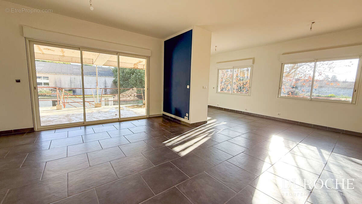 Maison à CADEROUSSE