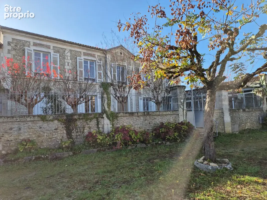 Appartement 216 m² à Razac-Sur-L'isle  - photo 3