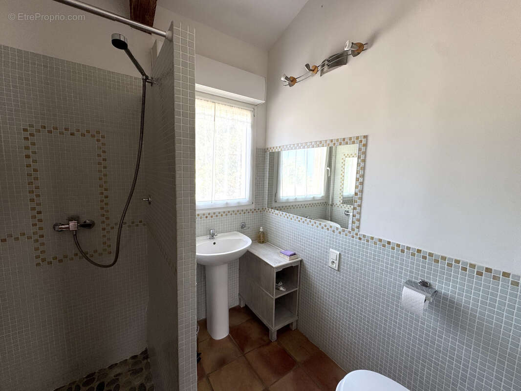 Une villa piscine accès plage à quelques mètres - photo 10