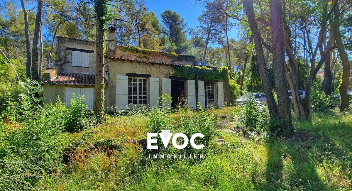 Maison à SAINT-CLEMENT-DE-RIVIERE