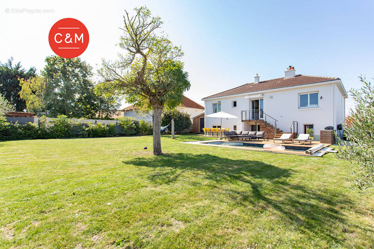 Maison à BOUGUENAIS