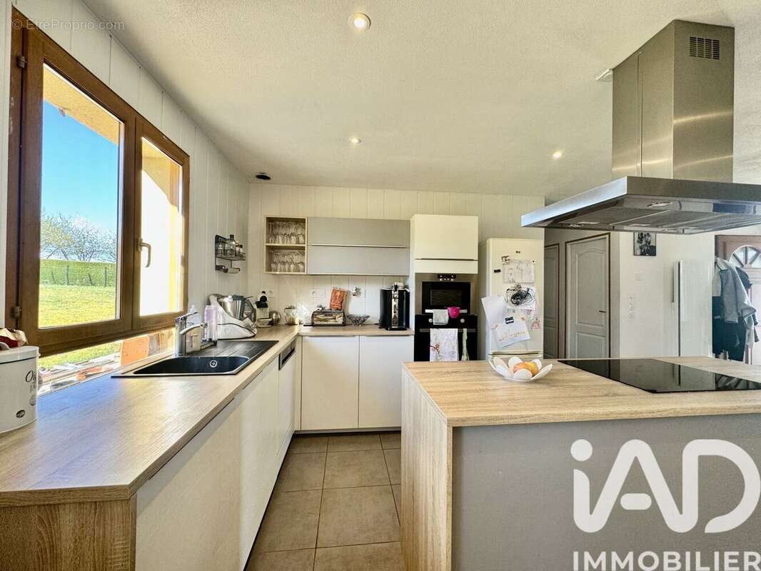Maison 74 m² à Villeneuve-Sur-Yonne  - photo 7