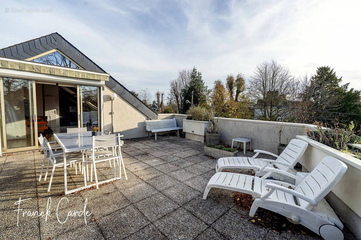 Appartement à MONT-SAINT-AIGNAN