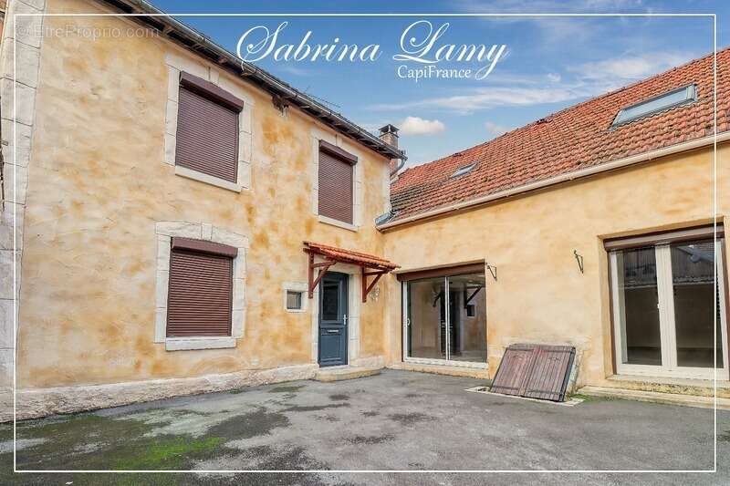 Maison à LE MESNIL-SUR-OGER