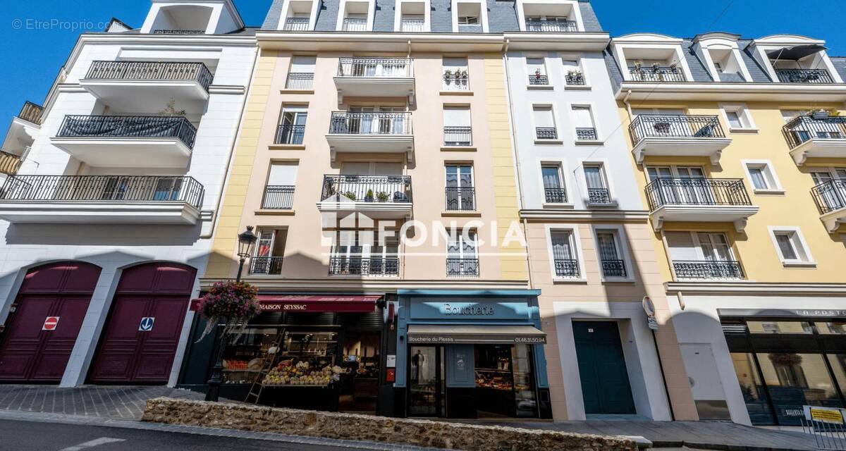 Appartement à LE PLESSIS-ROBINSON