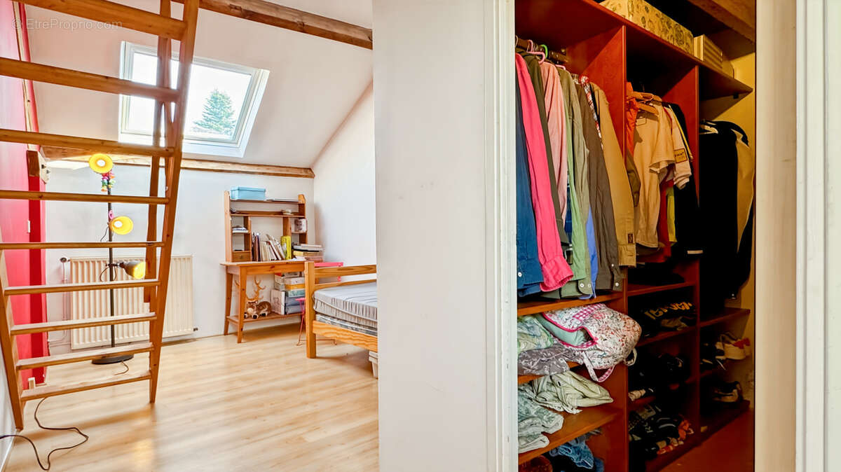 Maison à SAINT-NOM-LA-BRETECHE