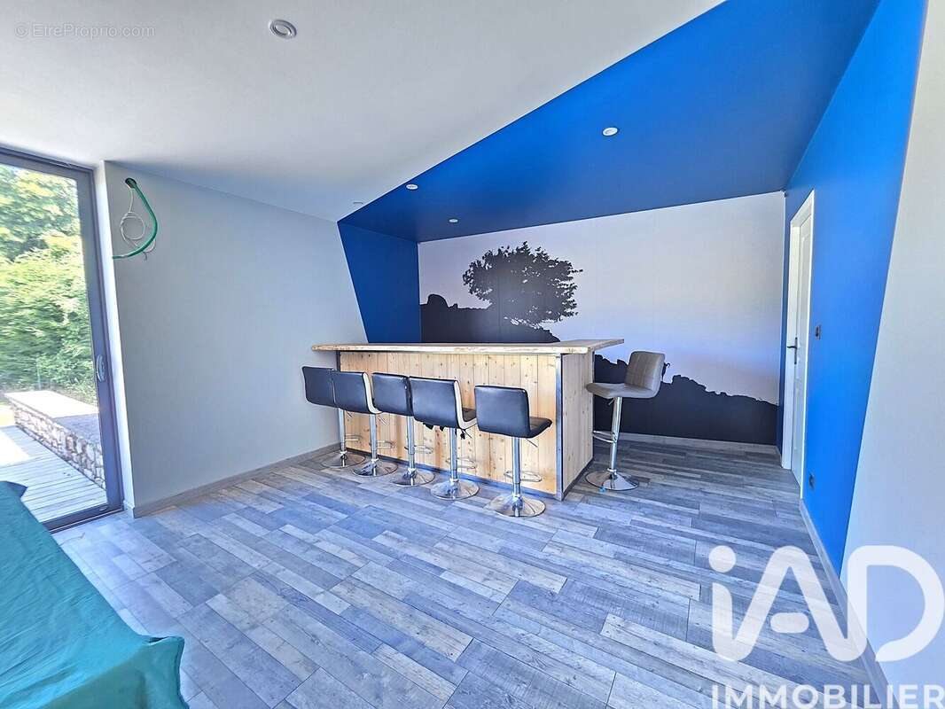 Maison 223 m² à Saint-Gervais-D'auvergne  - photo 9