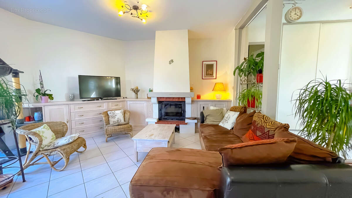 Maison T6 de plain-pied   141,58 m2   Changé - photo 7